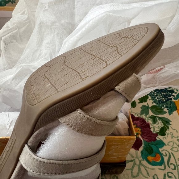 Bella Vita Heeled Strappy Sandals 8 1/2 NWOT - Picture 7 of 10